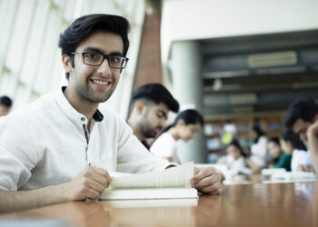 Top Career Mistakes Students Make While Choosing a College and How to Avoid Them