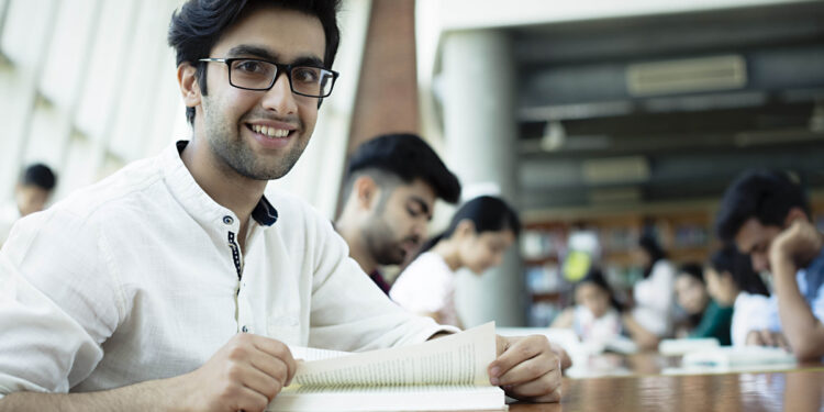 Top Career Mistakes Students Make While Choosing a College and How to Avoid Them